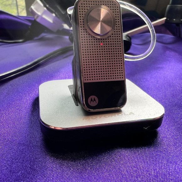 📌Motorola Bluetooth Headset and 2 Charging Docks - N 136 - Picture 8 of 12